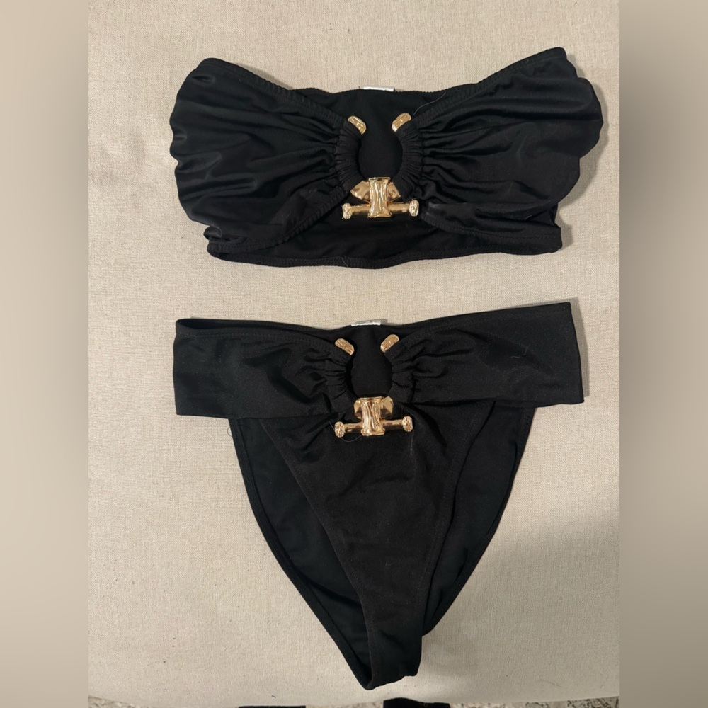 Pretty little thing Elegant Black and Gold Women's bikini Set